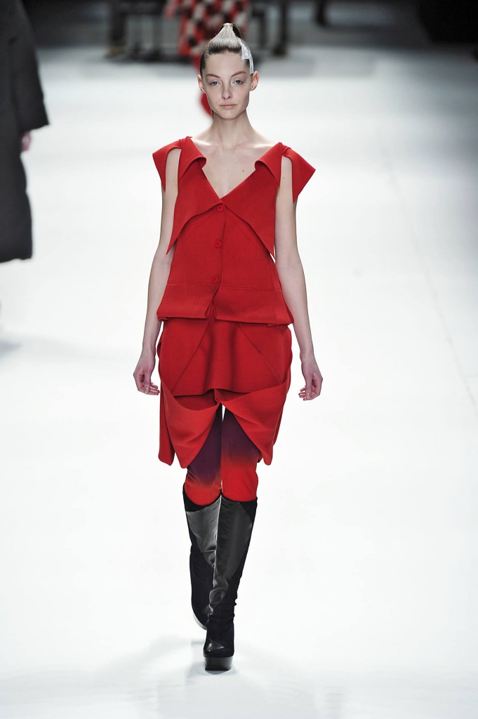 issey-miyake-paris-fashion-week3