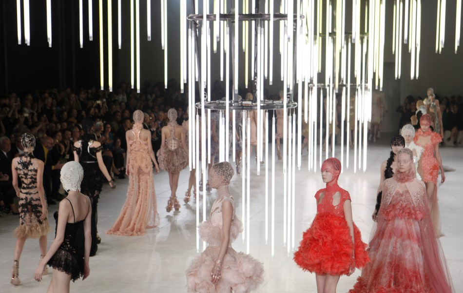 sarah burton, alexander mcqueen 9
